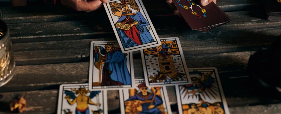 Intuitively Choose Your Card for the Coming Day